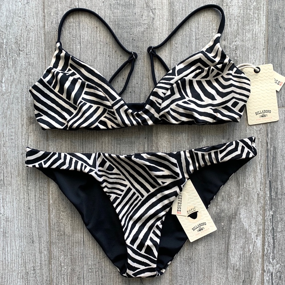 π₯π₯BILLABONG - REVERSIBLE TRIBAL BIKINI SETπ₯π₯ - Picture 3 of 8